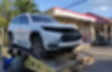 Sudah Ribet Berlagak Jadi Polisi, Begal Ini Malah Apes saat Mobil Mewah Rampokan Mogok di Jalan, Awalnya Mau Dijual Ujung-ujungnya Cuma Dipreteli