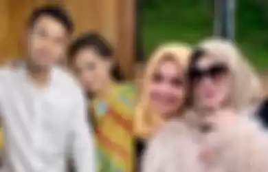 Ulah Raffi Ahmad Bikin Nagita Slavina Mewek, Mama Amy Qanita dan Rieta Amilia Beri Pesan Khusus Pada sang Presenter: Cuma Pengen Lihat Mereka Bahagia