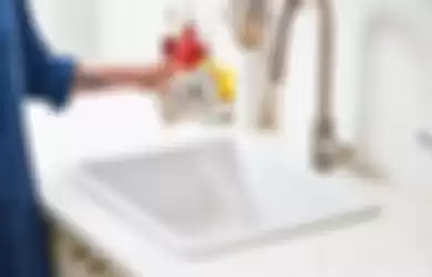 Enggak Perlu Tenaga, Begini Cara Cegah Sink Kotor dan Berbau, Hanya Butuh 2 Bahan Ini!