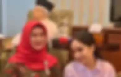 Tangkapan gambar dari instagram @raffinagita1717 yang menunjukkan foto Nagita Slavina bersama putri Ma'ruf Amin, Siti Nur Azizah. 