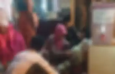 Biarkan Seorang Ibu Lahiran di Depan Rumah dengan Sejuta Alasan Hingga Izin Praktek Dicabut, Bidan SF Sempat Minta Pasien Bayar Perawatan Rp 800 Ribu