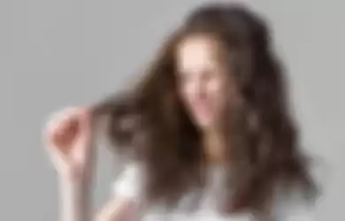 Cara mengatasi rambut bercabang