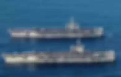 Siaga Perang, China Kirim Brigade Pasukan Penerbangan dan Kapal Perang ke Pulau Buatan Guna Hadapi 2 Kapal Induk AS: China Hanya Punya Pilihan Kirim Pasukan Tambahan