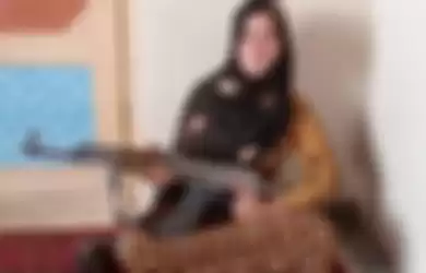 Gadis ini tembak mati dua pejuang Taliban yang bunuh kedua orang tuanya.