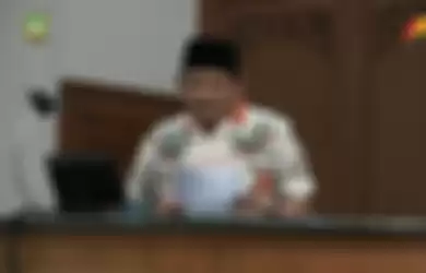 Tangkapan layar anggota DPRD Solo dari Fraksi Partai Keadilan Sejahtera (FPKS), Didik Hermawan memakai baju pendukung Gibran dalam rapat paripurna melalui daring di Gedung DPRD Solo, Jawa Tengah, Rabu (29/7/2020).