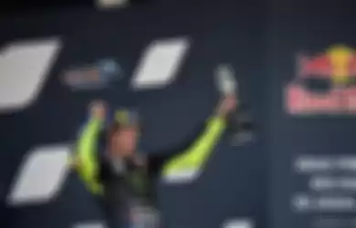 Pembalap Monster Energy Yamaha, Valentino Rossi, di podium MotoGP Andalusia di Sirkuit Jerez, Minggu (26/7/2020).