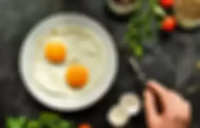 Hati-hati, inilah 5 bahaya terlalu banyak makan telur bagi kesehatan. 