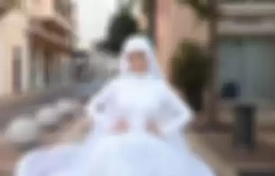 Mempelai perempuan saat melakukan prewedding sebelum ledakan di Lebanon