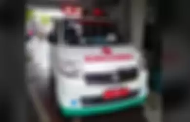 Ambulans yang dihalangi Toyota Kijang di Garut
