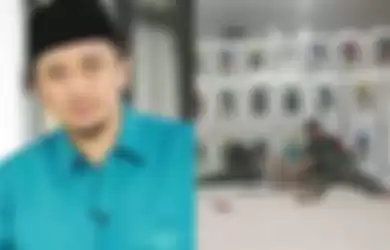 Sempat Viral Foto Anggota Polisi Tidur Beralaskan Kardus di Pangkuan TNI , Ustadz Yusuf Mansur Berikan Doa Hingga Banjir Pujian Netizen: Kerja Kaya Gini, Masih Gak Dipercaya!