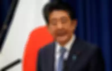 PM Jepang Shinzo Abe saat mengumumkan pengunduran dirinya di konferensi pers, di Tokyo, Jepang, Jumat (28/8/2020).