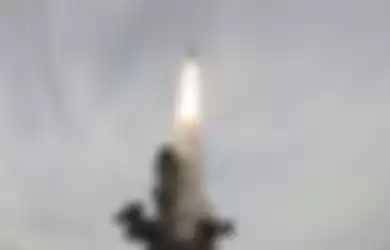 Peluncuran rudal balistik China DF-26