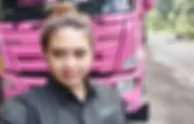 Devi Stefany perempuan tangguh supir truk pink 
