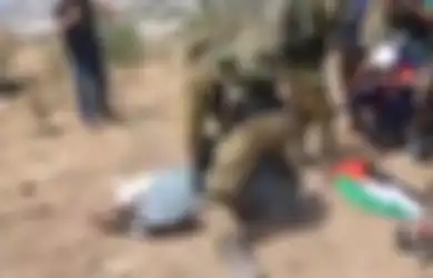Video Tunjukkan Tentara Israel Lakukan Tindakan Brutal terhadap Warga Palestina Pengunjuk Rasa Sengketa Lahan, Jepit Leher Pria Tua ke Tanah hingga Tak Berdaya