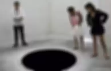 lubang buatan Anish Kapoor