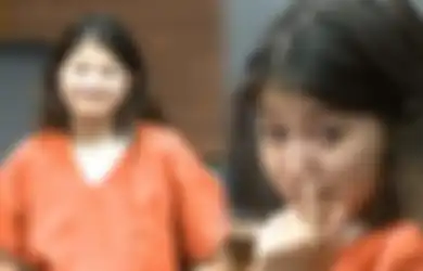 Tak Tampak Rasa Bersalah 7 Tahun Lalu Bunuh Ibunya Secara Sadis, Isabella Guzman Pasang Wajah Ceria dan Tersenyum ke Arah Wartawan