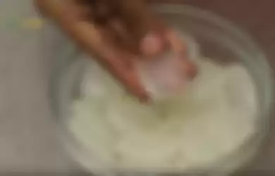 Kolang-kaling bisa dibersihkan dengan menggunakan air cucian beras