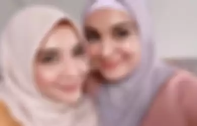 Zaskia Sungkar dan Shireen Sungkar