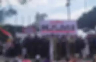 Presidium KAMI Gatot Nurmantyo menyampaikan orasi saat deklarasi KAMI di Alun-alun Kota Magelang, Jumat (18/9/2020).