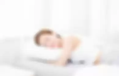 ilustrasi wanita berbaring di tempat tidur