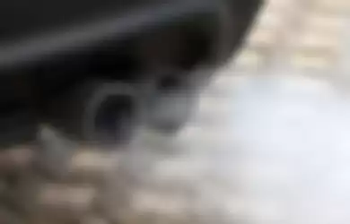 Ilustrasi asap putih keluar dari knalpot mobil (Foto: Paulan.org)  