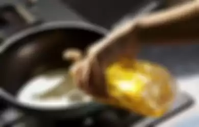 Ilustrasi minyak goreng panas