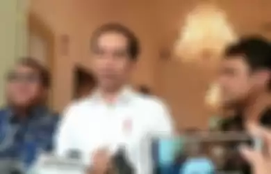 Presiden Jokowi menerima dua pemimpin serikat buruh ke Istana, yakni Presiden KSPI Said Iqbal beserta Presiden KSPSI Andi Gani. 