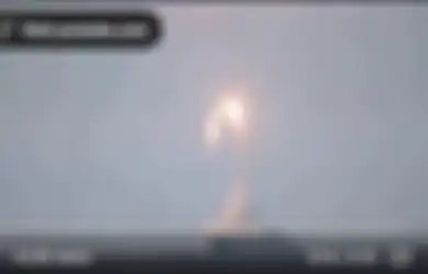 Tepat di Tubir Lenyapnya Tali Kekang Nuklir AS-Rusia, Putin Malah Rayakan Ulang Tahun dengan Luncurkan Rudal Hipersonik, Tempuh Jarak 450 km Kurang dari 5 Menit!