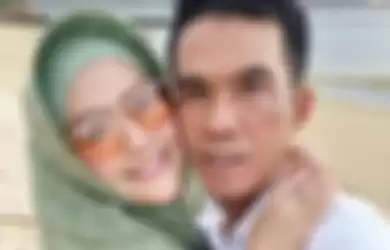 Bak ABG yang Dimabuk Cinta, Meggy Wulandari Pamer Aksi Gelendotan Manja Pada Suami Barunya yang Malah Bikin Warganet Geli Sendiri, Mantan Istri Kiwil: ini Suami Sendiri, Rasanya Juga Beda!