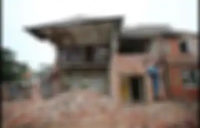 Niatnya Gempur Rumah yang Sudah Bobrok  Malah Dapat Rejeki Nomplok, di Balik Dindingnya Rumah Ini Tersembunyi Harta Karun Harganya Tembus Rp900 Juta