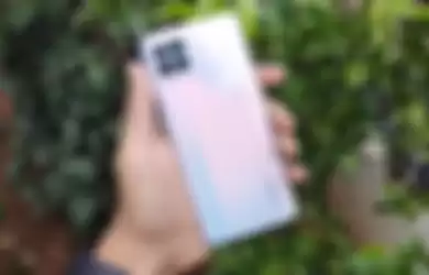 Tampak Belakang Oppo Reno4 F