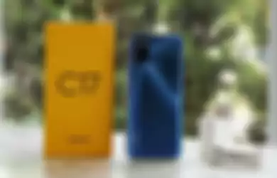 realme C17 warna biru dan box penjualan