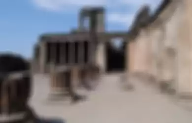 Seorang turis ngaku ketiban sial terus-terusan usai curi artefak kuno di situs kota kuno Pompeii, Italia.
