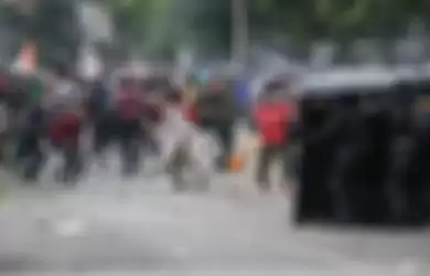 Demo penolakan UU Cipta Kerja di depan Istana Negara yang berakhir ricuh