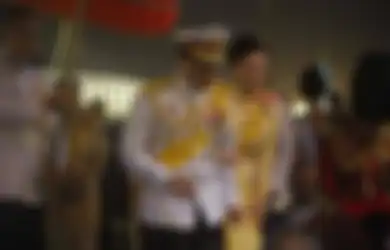 Raja Thailand Vajiralongkorn dan ratu Suthida.