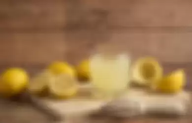 Efek samping terlalu banyak minum air lemon.