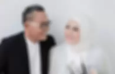 Nathalie Holscher mengungkapkan kisah yang mendorongnya masuk Islam dan membantah mualaf karena menikah dengan Sule