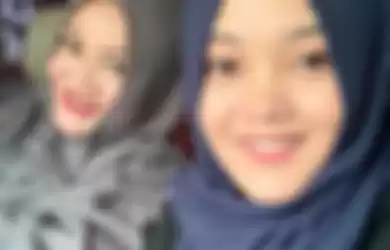 Putri Delina bersama mendiang ibunya, Lina Jubaedah