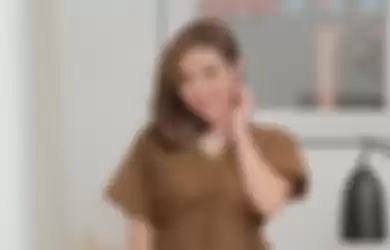 Belum Beres Urusan Video Syur Mirip Dirinya, Gisel Juga Harus Terima Kenyataan Foto Lamanya Bareng Seorang Pria  Sambil Pegang Minuman Dikorek: Aku Sama Dia Peluk-pelukan