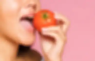 Tomat dan Bawang Merah Bisa Keluarkan Duri dari Kulit, Mau Coba?
