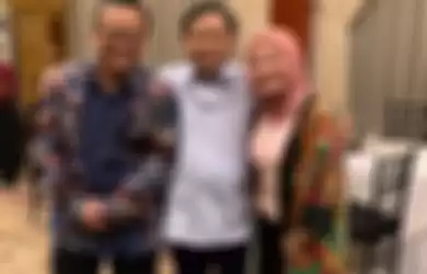 Keakraban Edhy Prabowo bersama sang istri dengan Prabowo Subianto