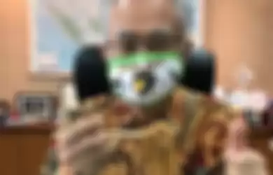 Duta Besar Jepang di Indonesia pamer masker gambar pecel lele.