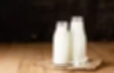 Mengonsumsi susu dingin sebagai obat alami