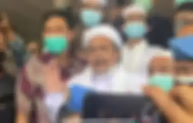 Rizieq Shihab tiba di Polda Metro Jaya pada Sabtu (12/12/2020).