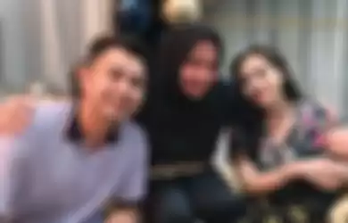 Sambil Berderai Air Mata, Rieta Amilia Tak Bisa Bendung Kesedihannya Kala Bongkar Penderitaan Nagita Slavina Usai Dinikahi Raffi Ahmad: Kalau Gigi Udah Nggak Kuat...