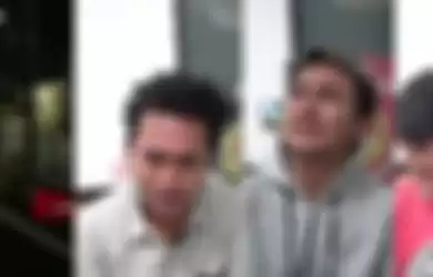 Video tiga  pemuda berinisial JL, PT dan DK yang menangis di Mapolres Probolinggo Kota mendadak viral. 