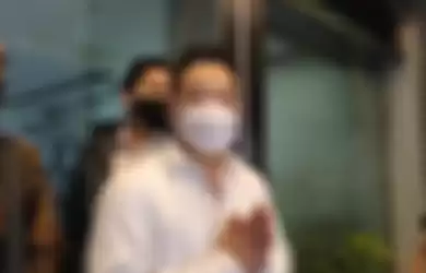 Michael Yukinobu De Fretes alias MYD atau Nobu usai diperiksa di di gedung Ditreskrimsus, Polda Metro Jaya, Senin (4/1/2021).