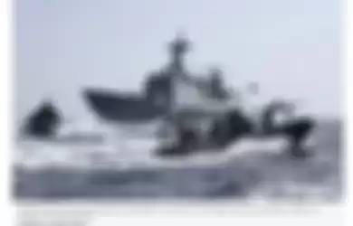 Kapal-kapal yang terlibat dalam penyebaran ke-28 unit anti-pembajakan Cheonghae Angkatan Laut Republik Korea beroperasi di perairan Somalia