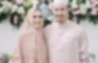 Kartika Putri dan suaminya Habib Usman Bin Yahya