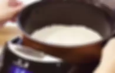 Selama ini keliru ternyata bukan direndam cara bersihkan sisa nasi di panci rice cooker